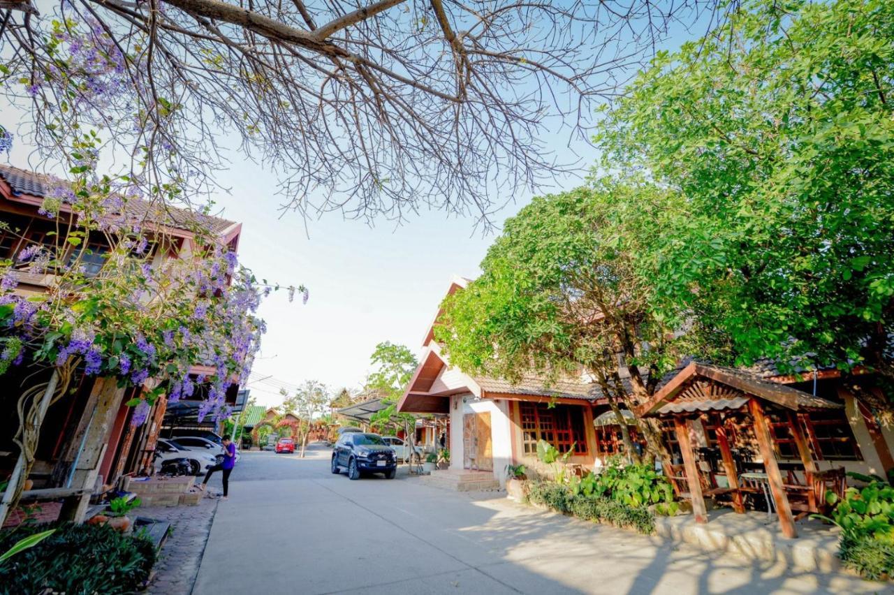 Mrk Resort & Massage Lop Buri Zewnętrze zdjęcie